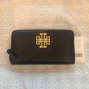 NWT Tory Burch Britten ZIP Continental Wallet